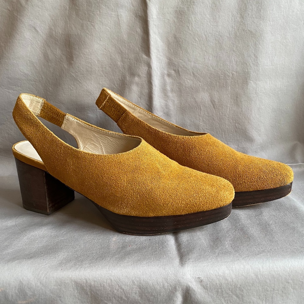 Intentionally Blank Platform Suede Slingback 39